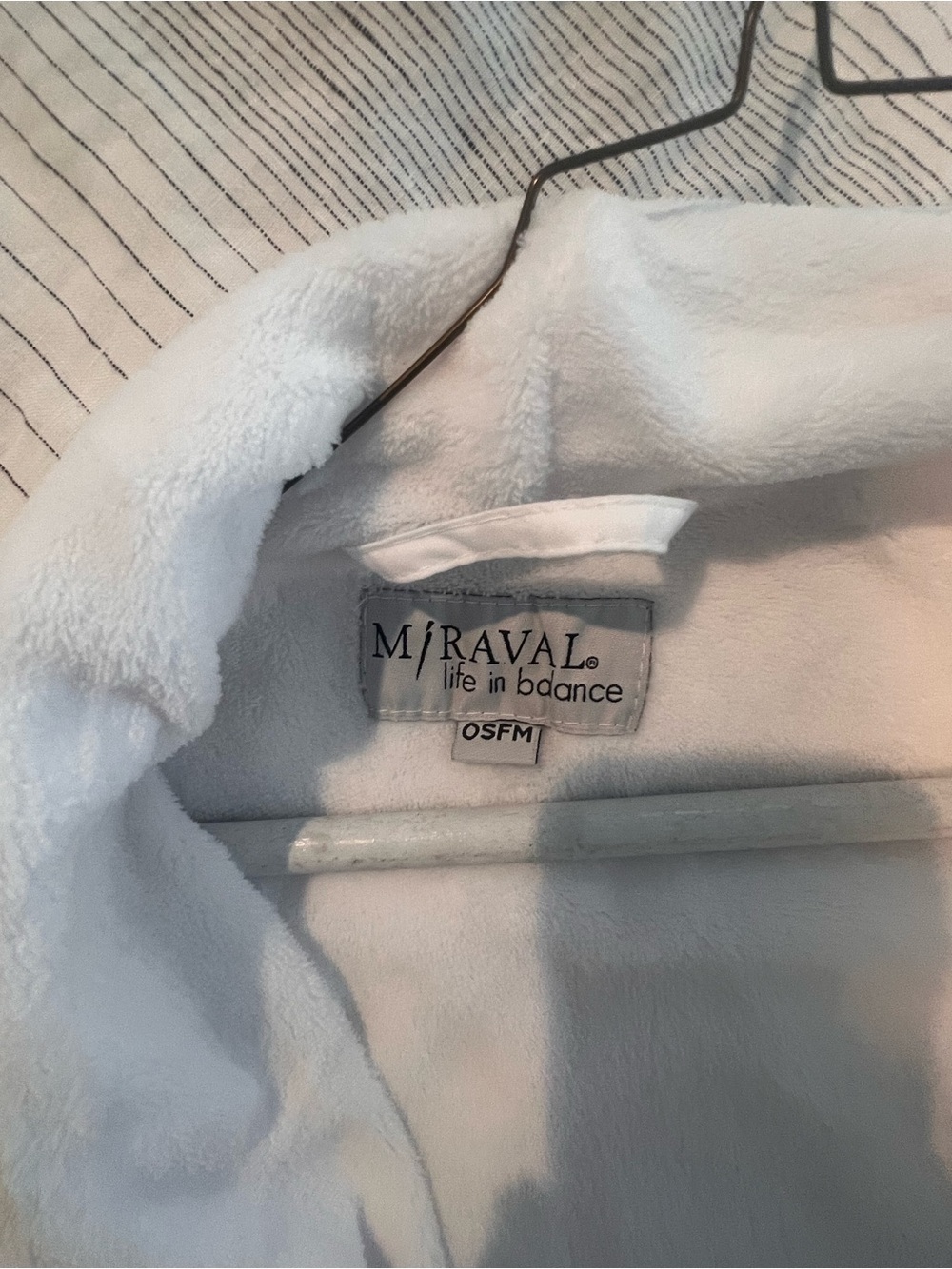 Miraval OSFM Super Soft Robe - Picture 2 of 4